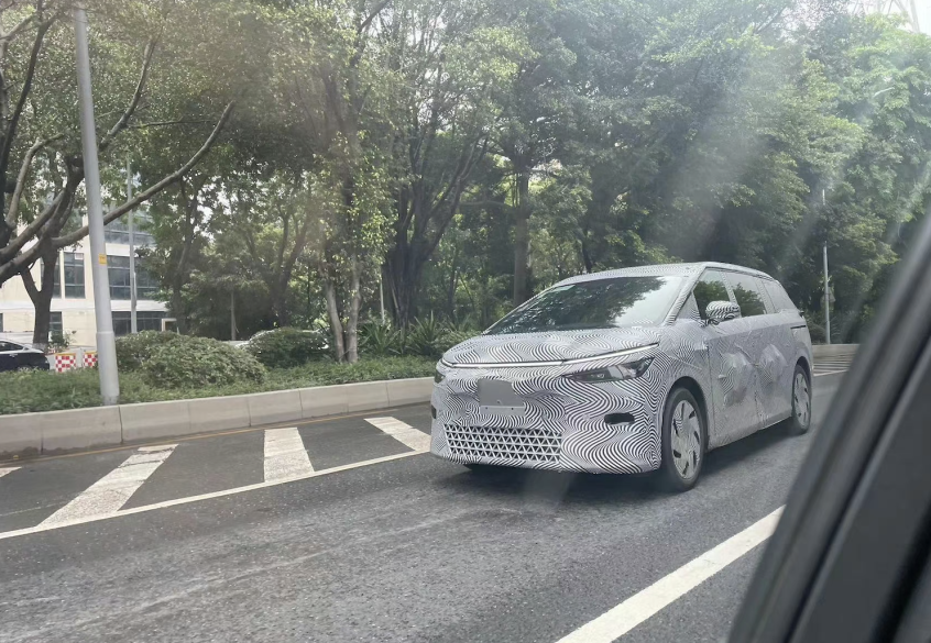 Xiaopeng X9 road test spy photos exposed, will be officially released within this year